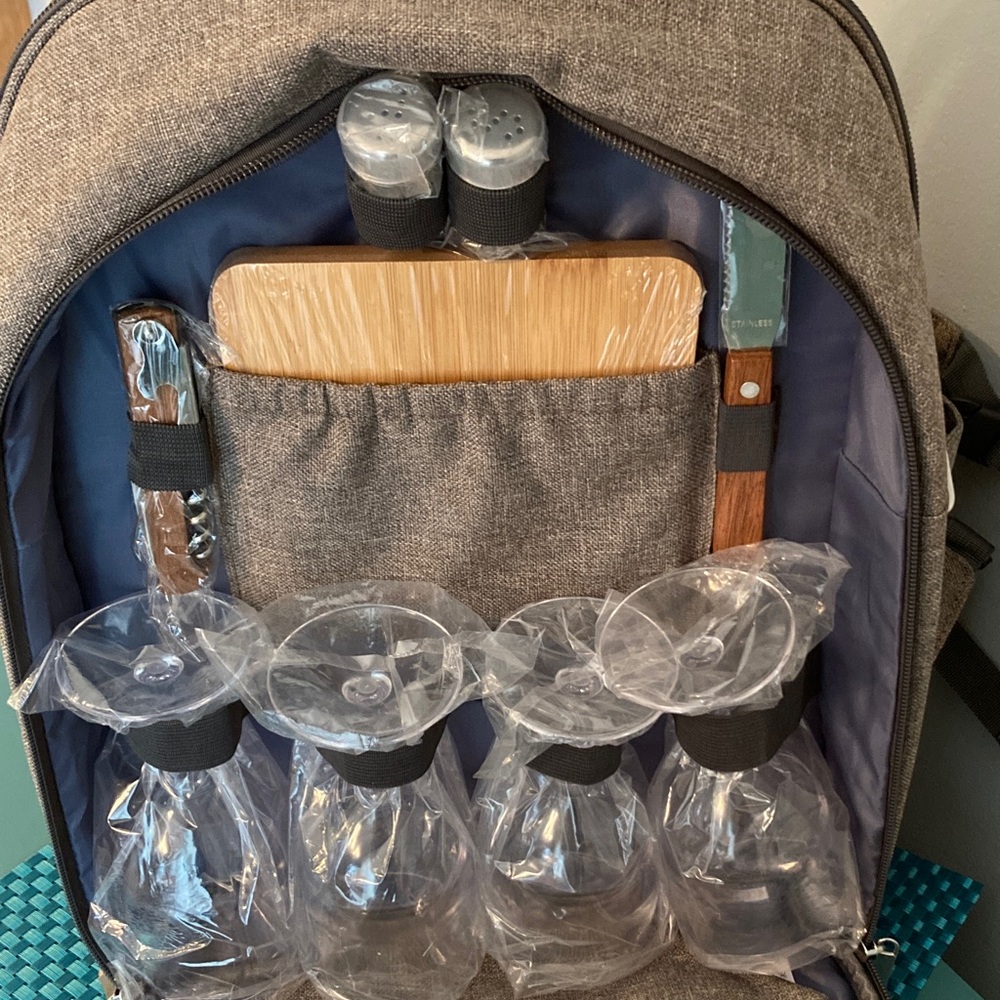 NWT Insulated Picnic Backpack - Full Set for 4 People/Blanket too! by Sunflora - Picture 8 of 16